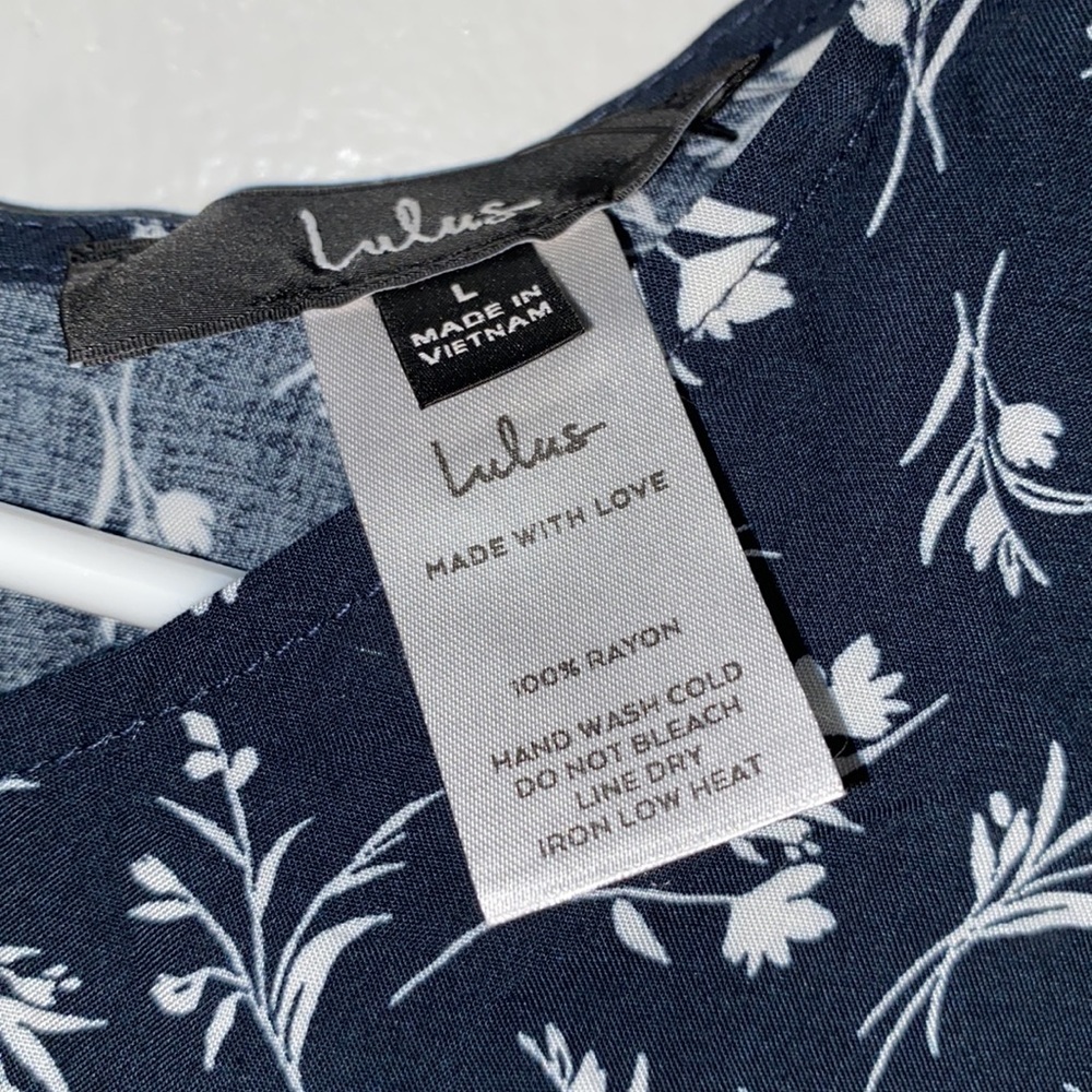Size L New Desires Navy Blue Floral Print Backless Maxi Dress from Lulus‎ - Picture 3 of 7
